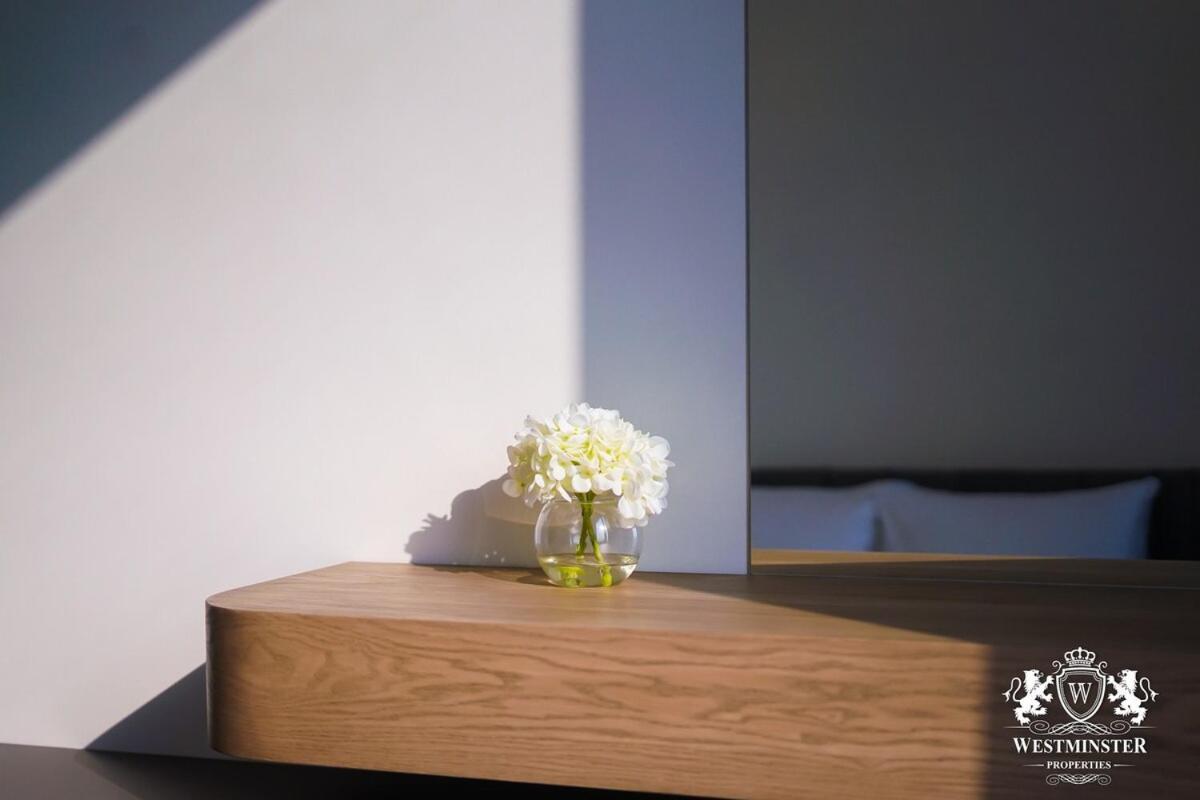 Apartment Tower Offers Luxury Living In The Heart Of Dubai